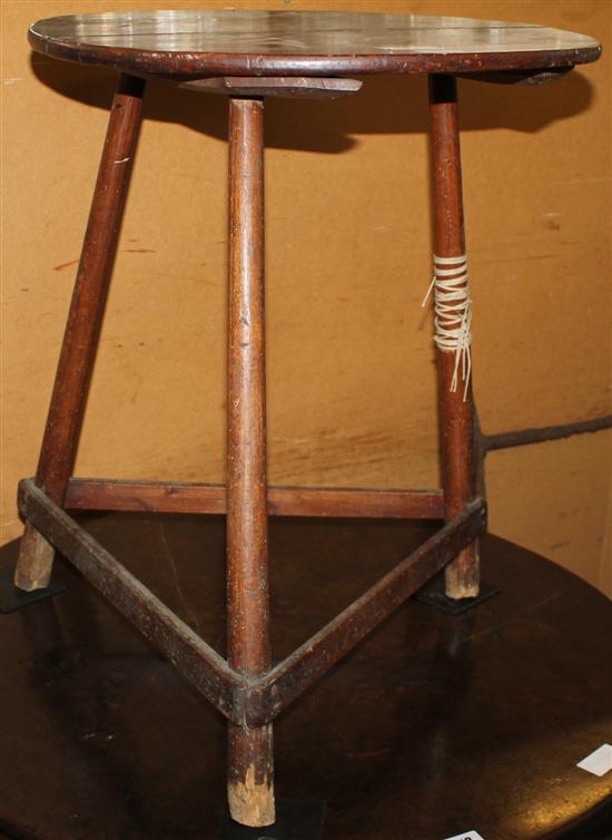 Georgian pine cricket table(-)